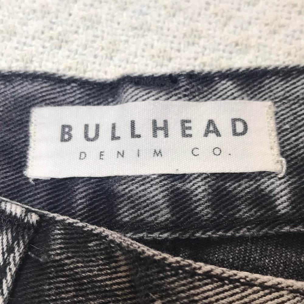 Bullhead Denim distressed denim shorts - Picture 3 of 7